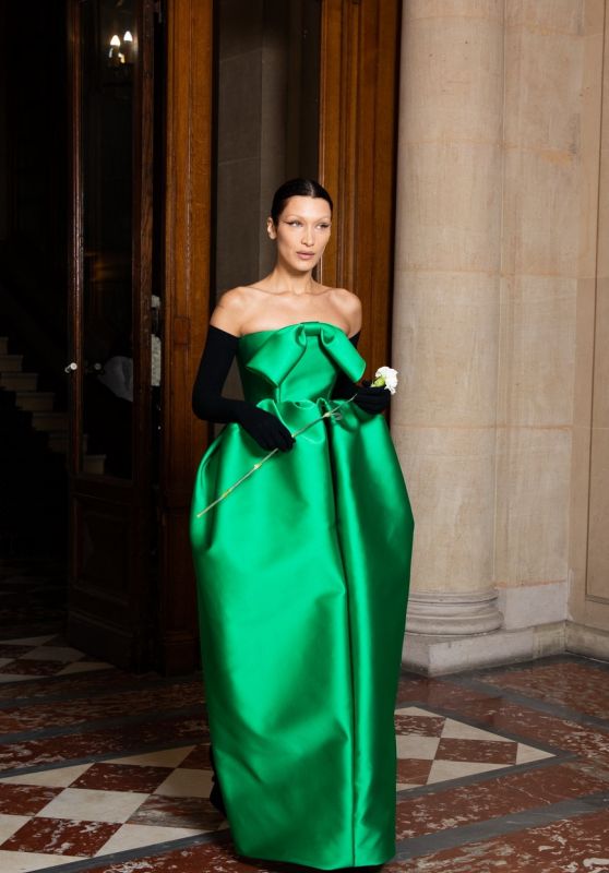 Bella Hadid – Balenciaga Fashion Show in Paris 07/06/2022