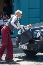 Cate Blanchett - Apple TV Series "Disclaimer" Filming Set in West London 07/15/2022
