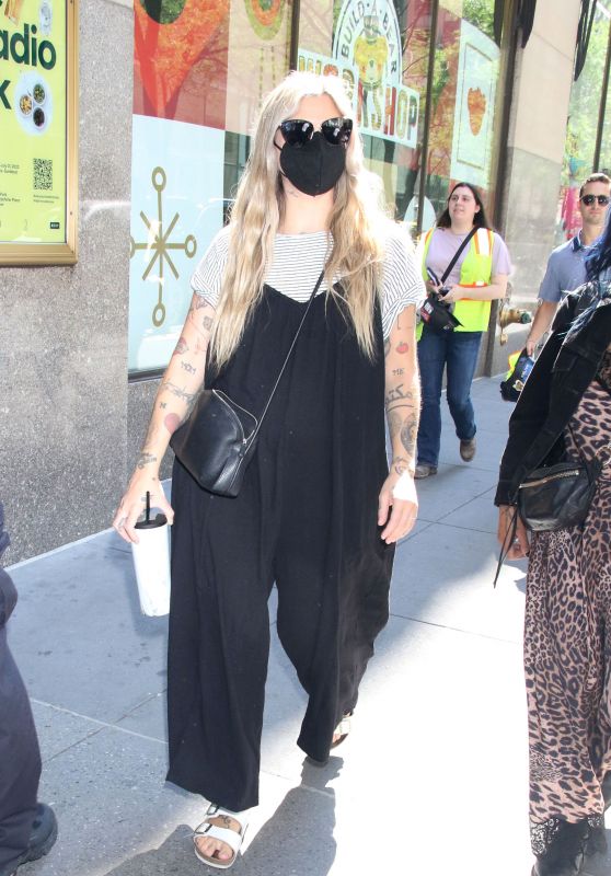 Christina Perri - Out in NYC 07/19/2022