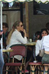 Elizabeth Berkley   Out in Paris 07 01 2022   - 9