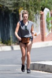 Elizabeth Olsen - Out For a Jog in Los Angeles 07/18/2022