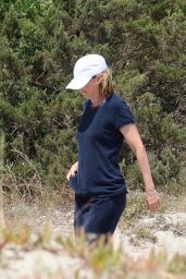 Ellen Pompeo   Out in Sardinia 07 13 2022   - 94