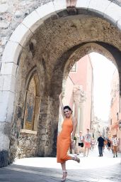 Eva Longoria - Shopping in Taormina 06/30/2022