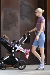 Gigi Hadid - Arriving at Her Apartment in New York 07/16/2022