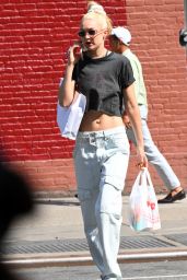 Gigi Hadid   Shopping at The Local Pharmacy in New York City 07 19 2022   - 28