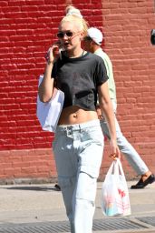 Gigi Hadid   Shopping at The Local Pharmacy in New York City 07 19 2022   - 77