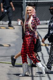 Gwen Stefani   Jimmy Kimmel Live in LA 07 13 2022   - 56