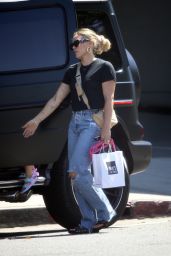 Hilary Duff - Out in Studio City 07/16/2022