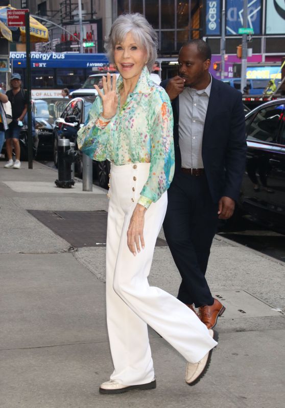 Jane Fonda - Arrives to GMA in New York 07/19/2022