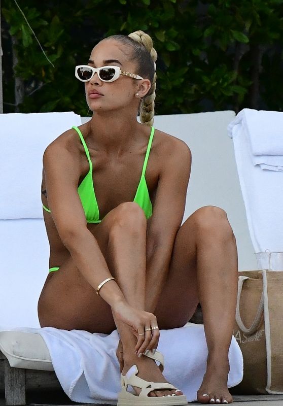 Jasmine Sanders in a Neon Green Bikini 07/22/2022