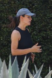 Jennifer Garner - Out For a Morning Jog in Santa Monica 07/21/2022