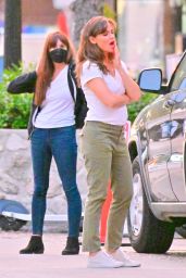 Jennifer Garner - TV Show "The Last Thing He Told Me" Set in Los Angeles 07/19/2022