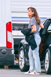 Jennifer Garner - TV Show "The Last Thing He Told Me" Set in Los Angeles 07/19/2022