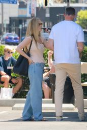 Jennifer Lawrence and Cooke Maroney   Silver Lake 07 04 2022   - 72