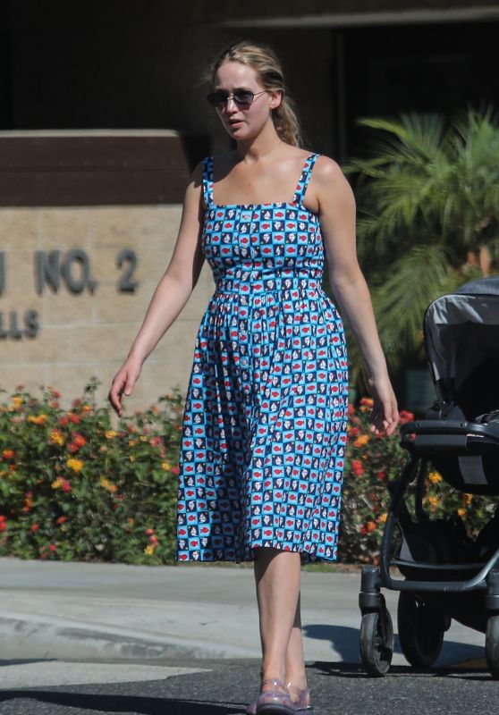 Jennifer Lawrence - Coldwater Canyon in Beverkly Hills 07/01/2022