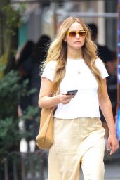 Jennifer Lawrence - Out in New York 07/07/2022
