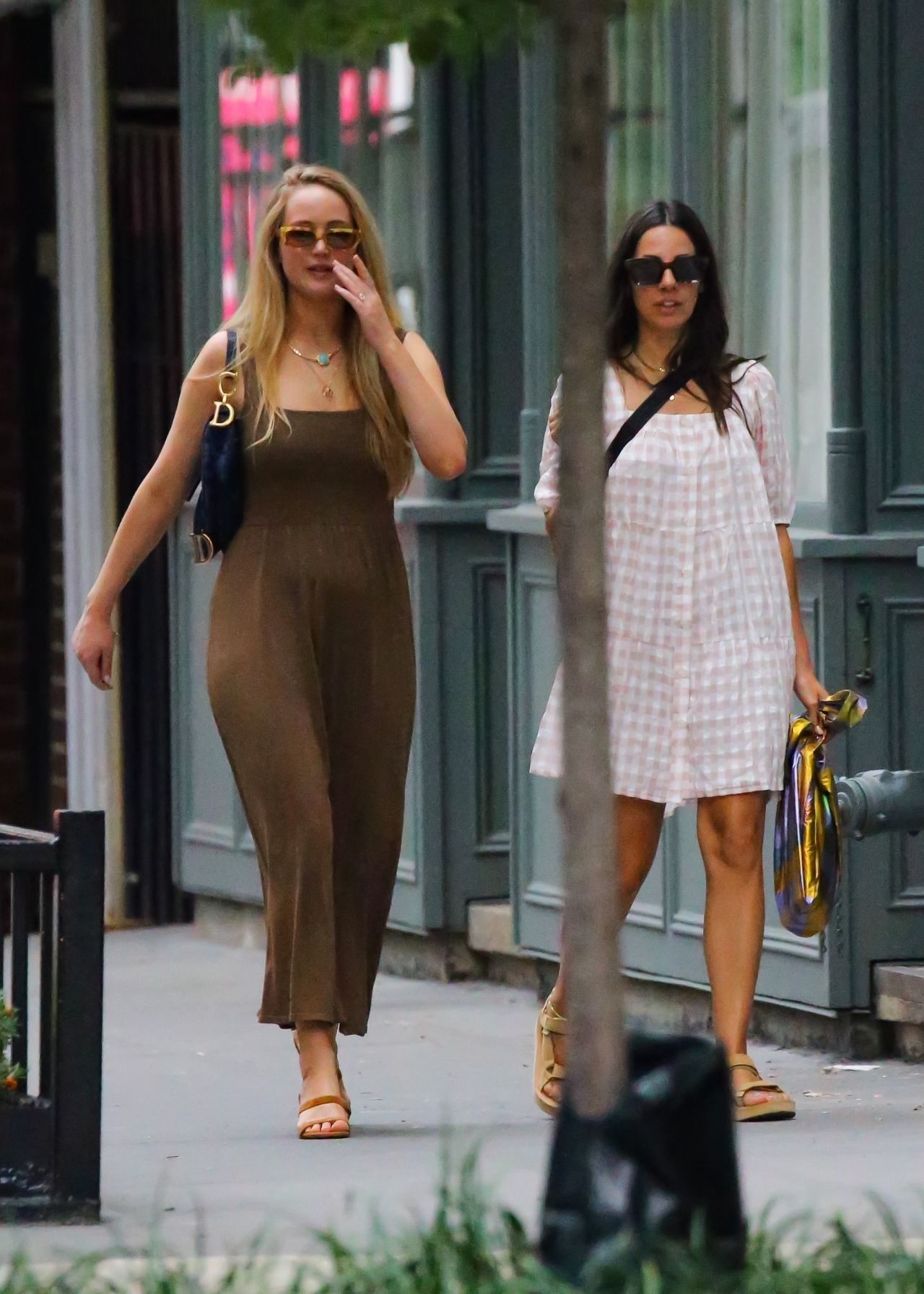 Jennifer Lawrence Street Style 07/30/2022 • CelebMafia