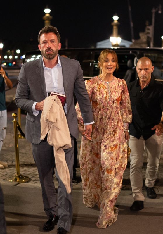 Jennifer Lopez and Ben Affleck - Cheval Blanc Restaurant in Paris 07/23/2022