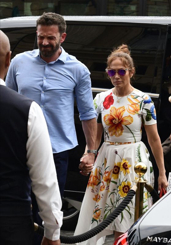 Jennifer Lopez and Ben Affleck – Leaves the Crillon Hotel in Paris 07/22/2022