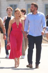 Jennifer Lopez and Ben Affleck   Pont du Carrousel 07 24 2022   - 62