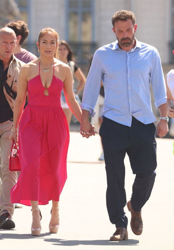 Jennifer Lopez and Ben Affleck   Pont du Carrousel 07 24 2022   - 58