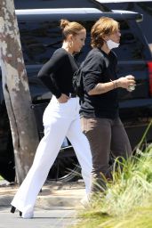 Jennifer Lopez   Out in Los Angeles 07 05 2022   - 77