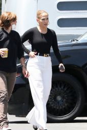 Jennifer Lopez   Out in Los Angeles 07 05 2022   - 55