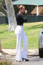 Jennifer Lopez   Out in Los Angeles 07 05 2022   - 88