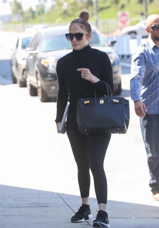 Jennifer Lopez Wears All Black 07 19 2022   - 23