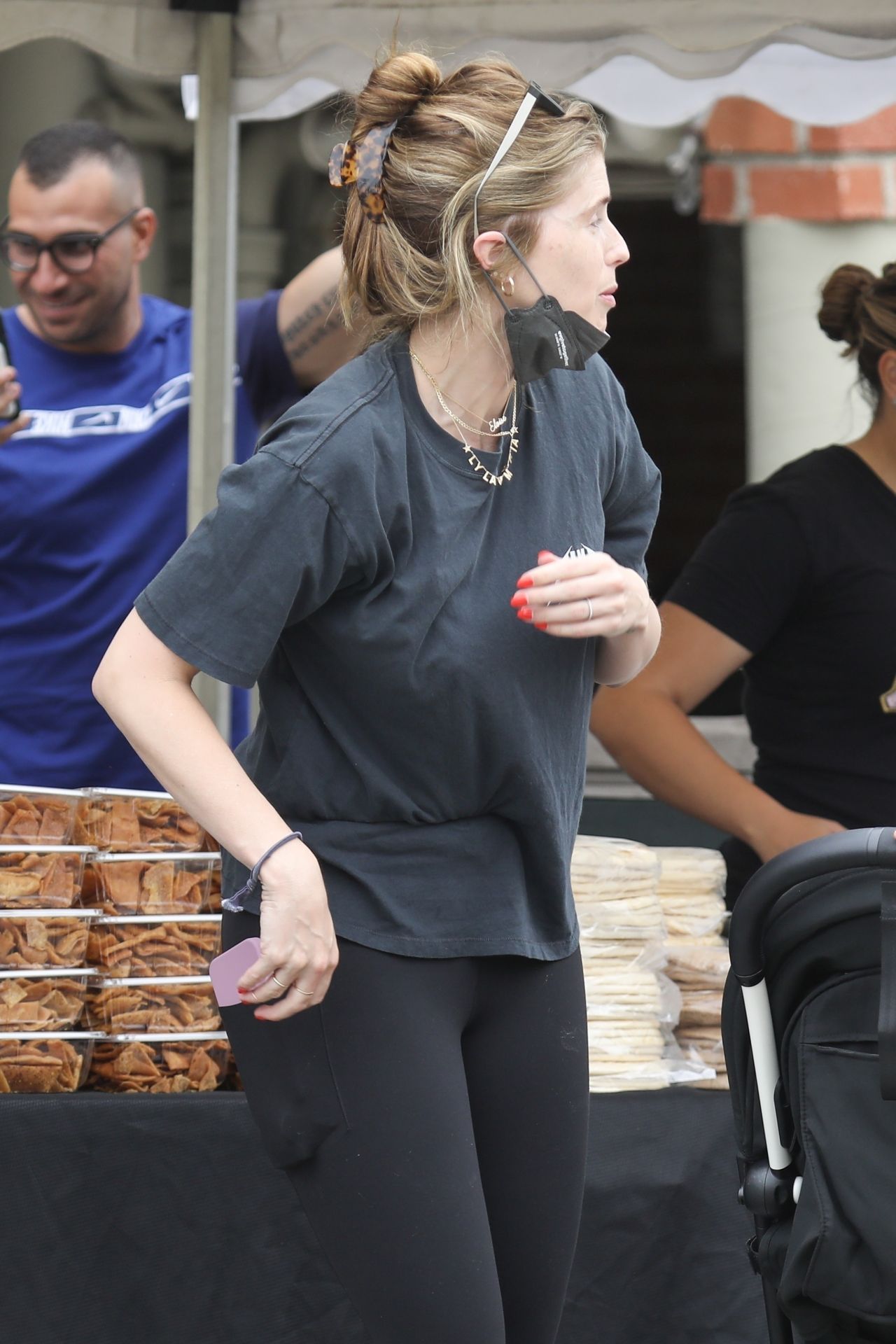 Katherine Schwarzenegger Shopping at the Farmers Market in Pacific