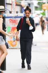 Katie Holmes in Comfy Outfit in New York 07/06/2022