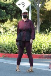 Katy Perry in a Tracksuit at the Park in Beverly Hills 07/25/2022