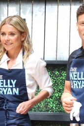 Kelly Ripa - Taping for Live Foodfluencer Friday Faceoff "Live with Kelly and Ryan" TV Show in New York 07/07/2022