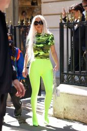 Kim Kardashian - Shopping at Balenciaga in Paris 07/05/2022