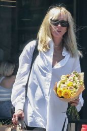 Kimberly Stewart   Shopping for Groceries and Fresh Flowers in LA 07 09 2022   - 96