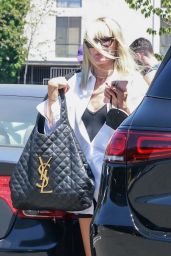 Kimberly Stewart - Shopping for Groceries and Fresh Flowers in LA 07/09/2022