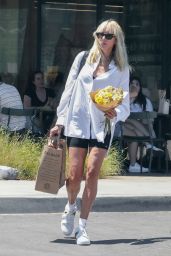 Kimberly Stewart - Shopping for Groceries and Fresh Flowers in LA 07/09/2022