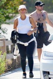 Leona Lewis   Walk Around Lake Hollywood 07 15 2022   - 48