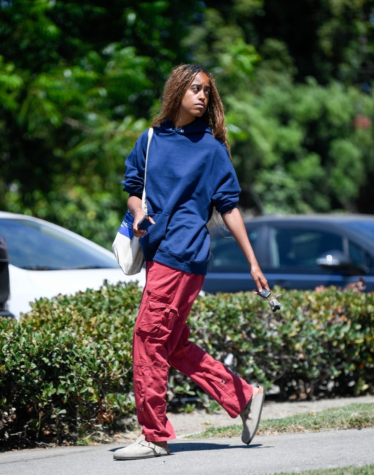 Malia Obama in a Los Angeles Park 07/13/2022 • CelebMafia