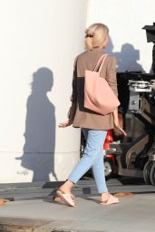 Margot Robbie   Filming scenes for  Barbie  in LA 07 01 2022   - 24