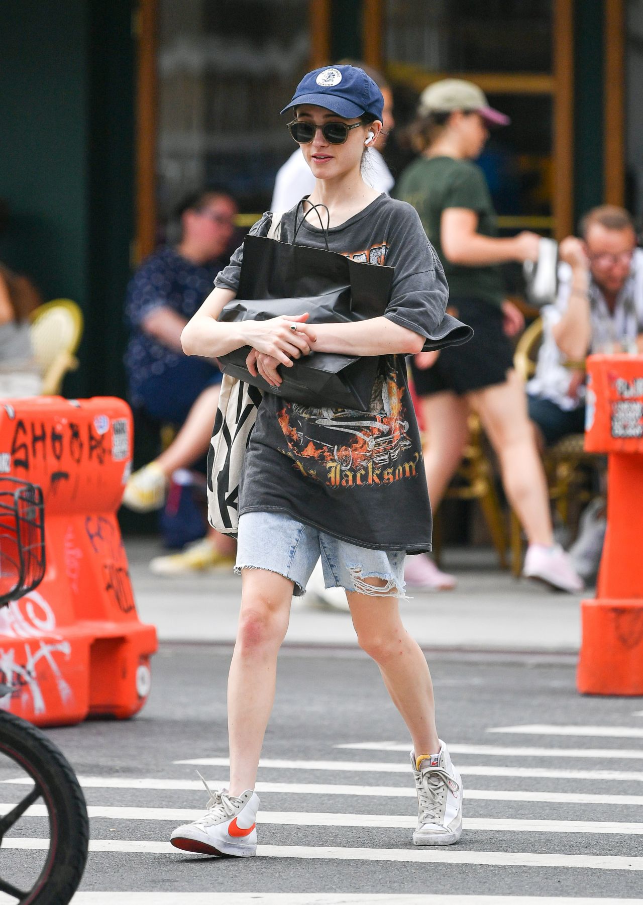 Natalia Dyer Street Style - New York 07/07/2022 • CelebMafia