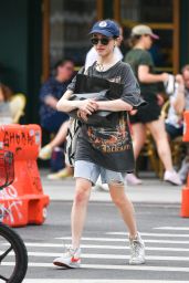 Natalia Dyer Street Style - New York 07/07/2022