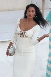 Nicole Scherzinger   Out in Mykonos 07 04 2022   - 70