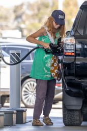 Patsy Palmer - Buying Petrol in Malibu 07/22/2022