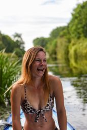 Rebecca Gilbert - Paddleboard in Exeter 07/12/2022