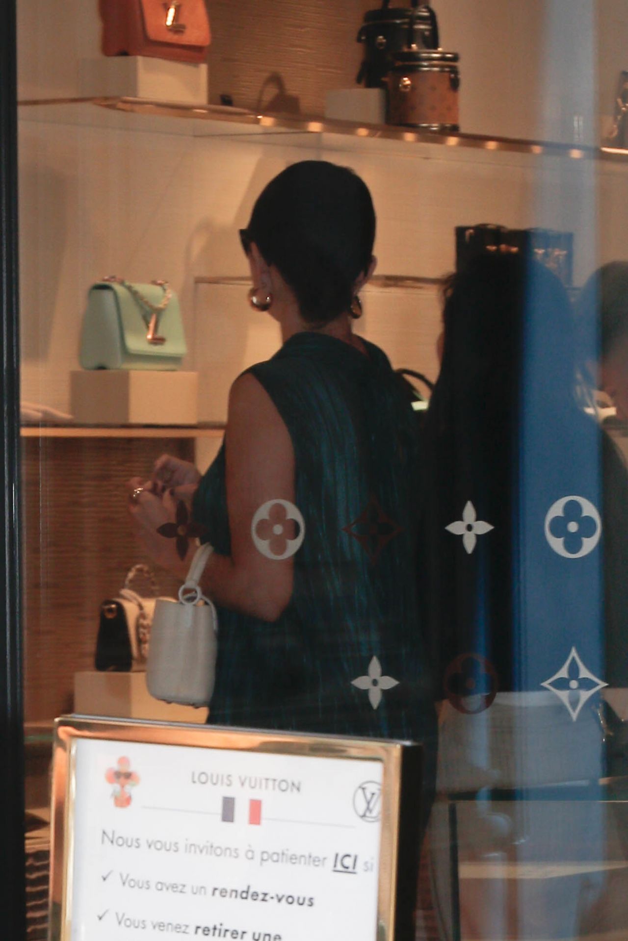Selena Gomez Shopping at Louis Vuitton July 8, 2022 – Star Style