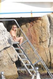 Sienna Miller in a Bikini 07/22/2022