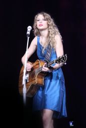 Taylor Swift - Fearless Tour in Toronto May 2010