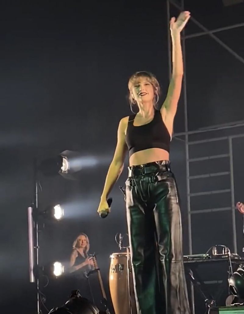 Taylor Swift Performing Live at HAIM Concert in London 07/21/2022