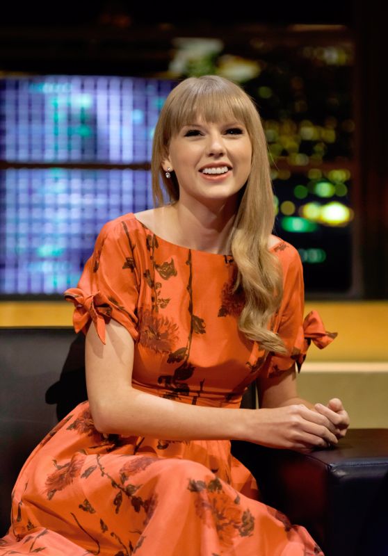 Taylor Swift   The Jonathan Ross Show 10 06 2012   - 20